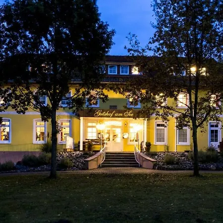 Courtyard View - Manor By The *